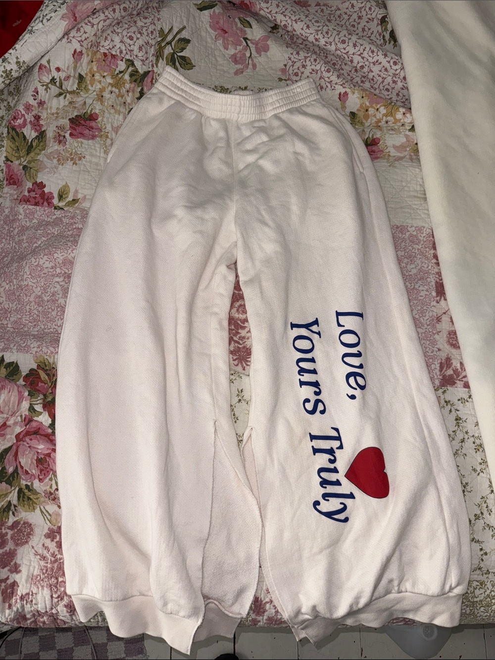 Boys lie Love, Yours Truly sweatpants